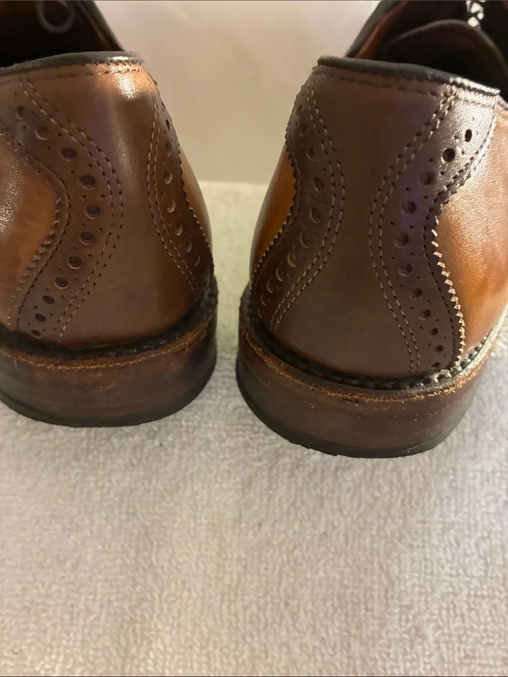 Allen Edmonds Shelton 2.0 2-Tone Tan & Dark Brown Leather Derby Shoes